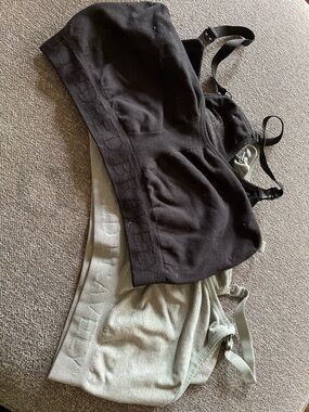 Black and Light Gray Seamless Bralette Duo